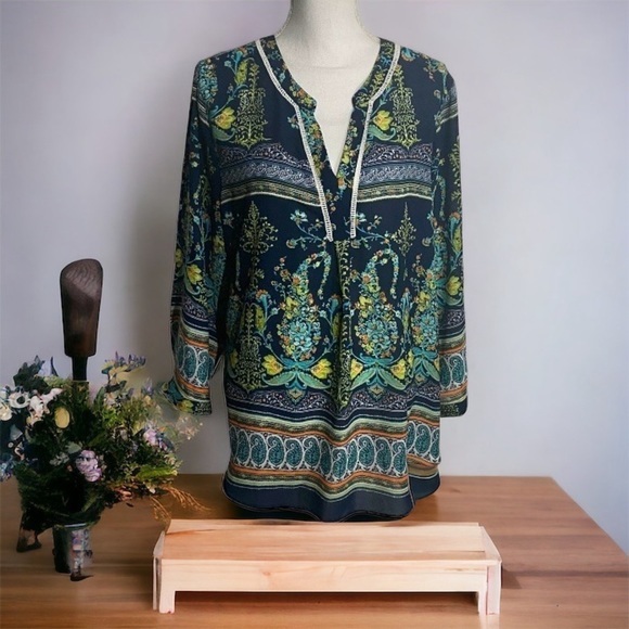 Sami & Jo Navy Lightweight Floral Top - Picture 1 of 9